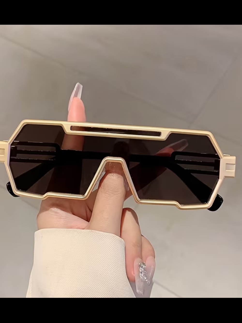 Affordable Fashion Finds Beige Frame Black Lens Geometric Sunglasses
